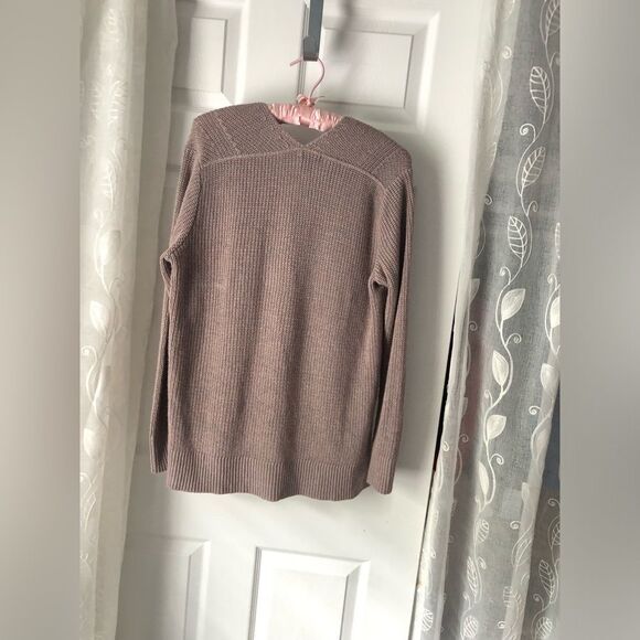 Eddie Bauer Women’s V-Neck Knit Sweater, Size small, Side Slits oversized - Picture 6 of 8